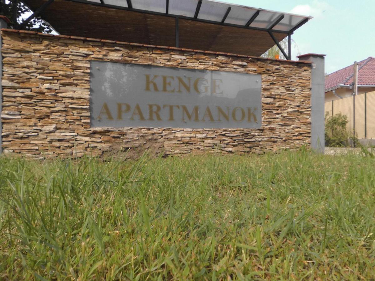 Kenge Apartmanok บาลาตอนเซเมช ภายนอก รูปภาพ